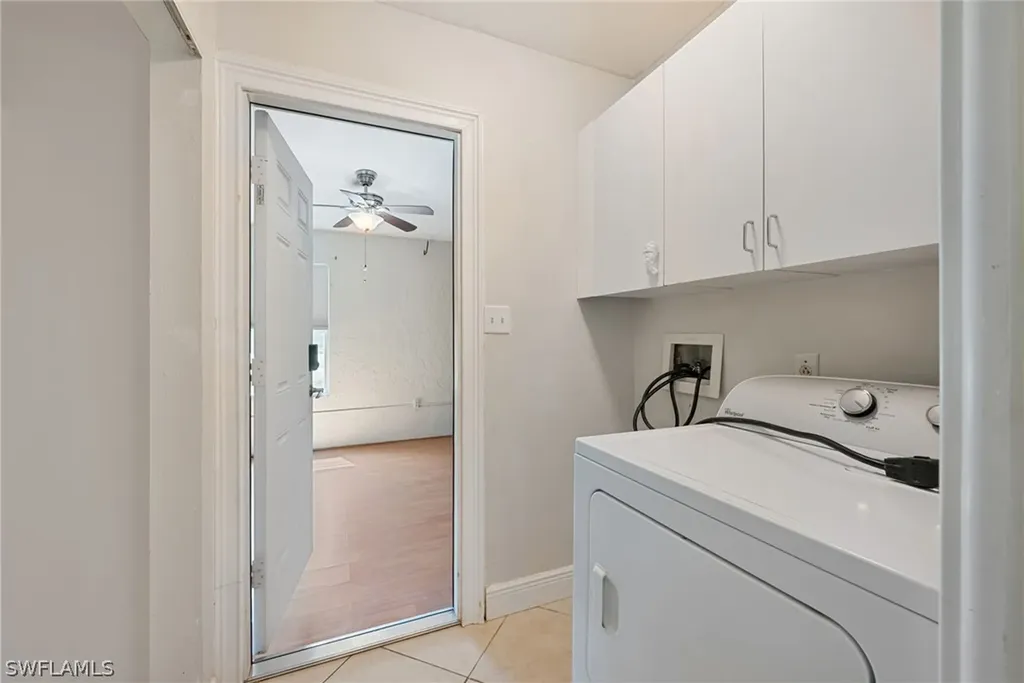 1723 Camelia Lane Naples FL 34105