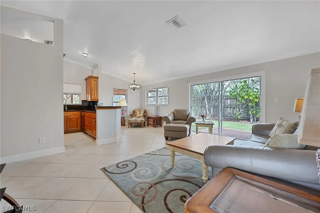 1723 Camelia Lane Naples FL 34105