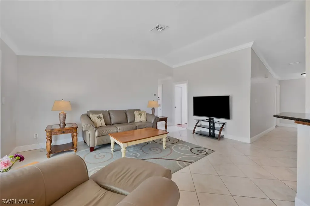 1723 Camelia Lane Naples FL 34105