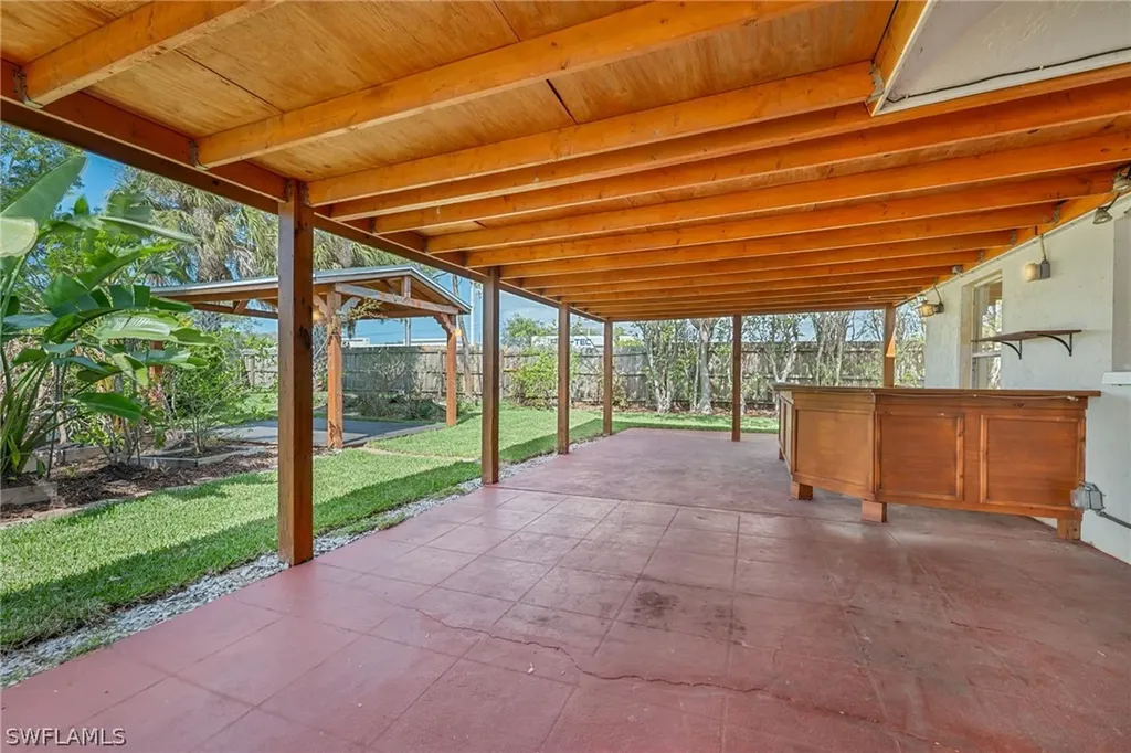 1723 Camelia Lane Naples FL 34105