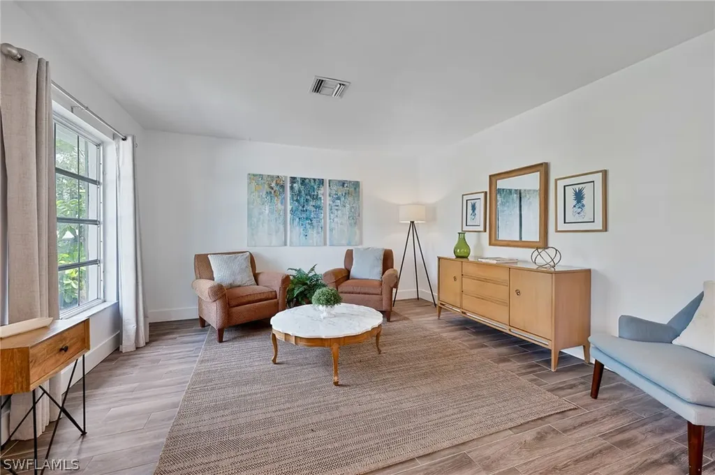 1220 10th Avenue N Naples FL 34102