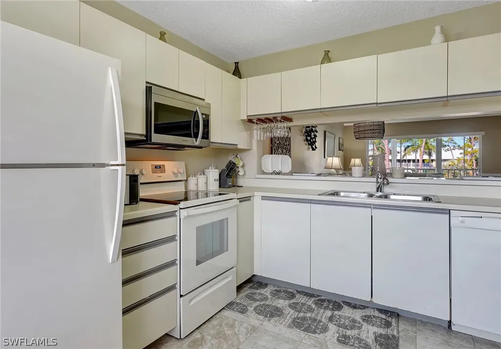 3062 Sandpiper Bay Circle Naples FL 34112
