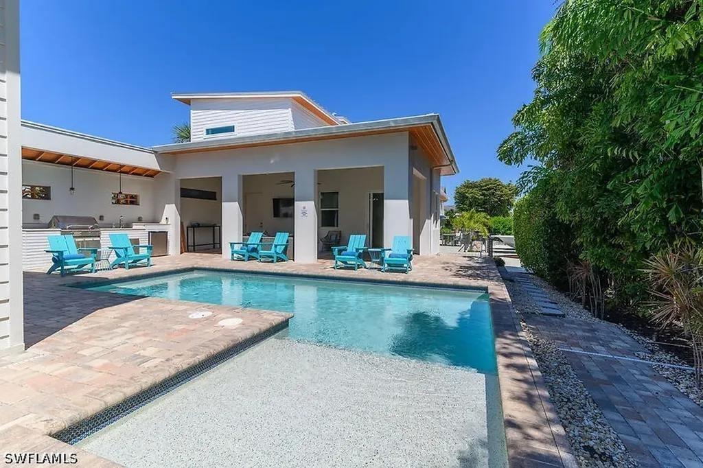 255 Columbus Way Marco Island FL 34145