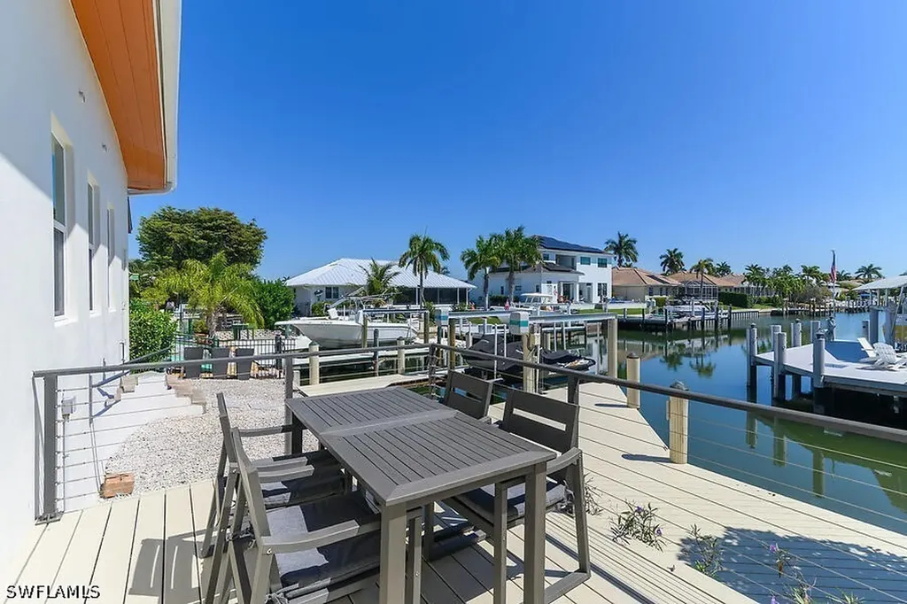 255 Columbus Way Marco Island FL 34145