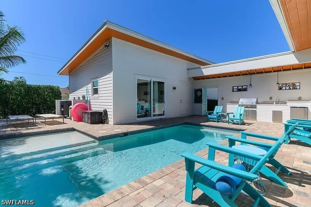 255 Columbus Way Marco Island FL 34145