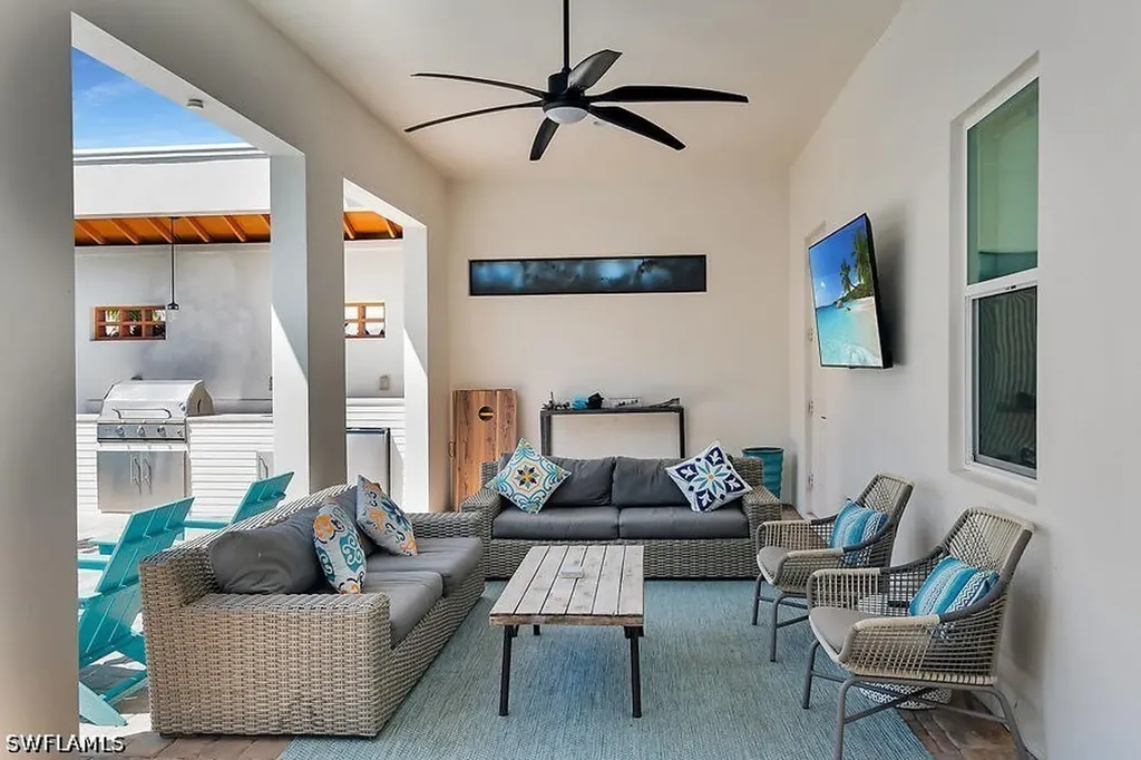 255 Columbus Way Marco Island FL 34145