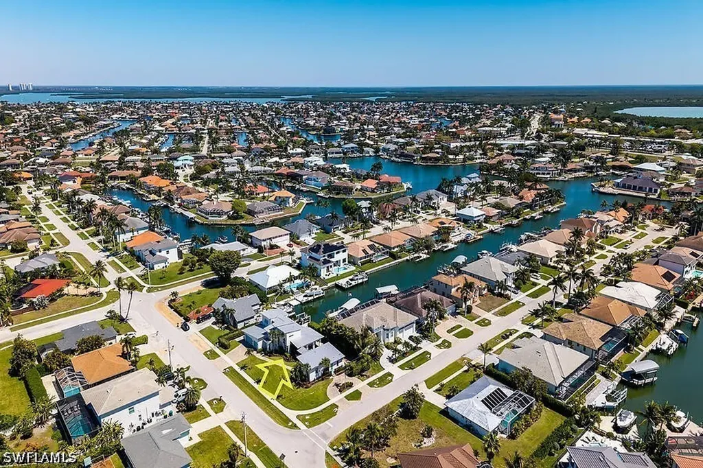 255 Columbus Way Marco Island FL 34145