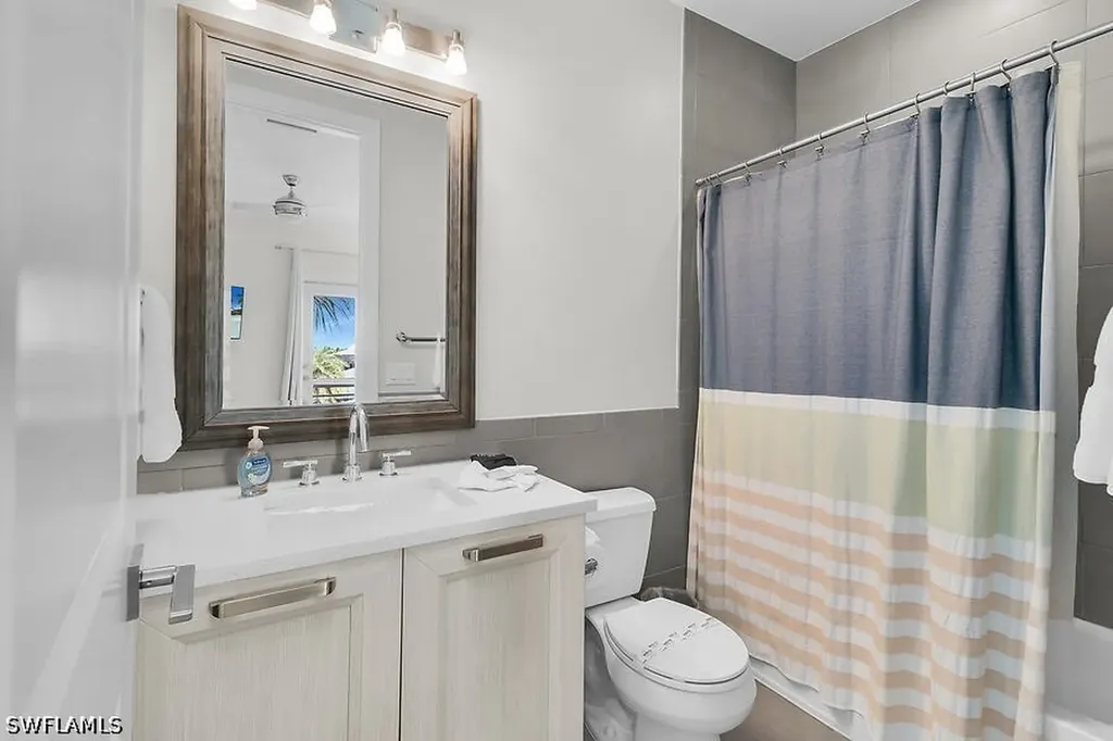 255 Columbus Way Marco Island FL 34145