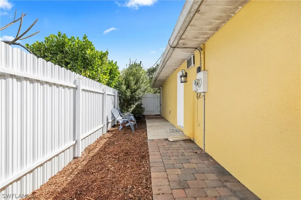 2040 46th Terrace SW Naples FL 34116