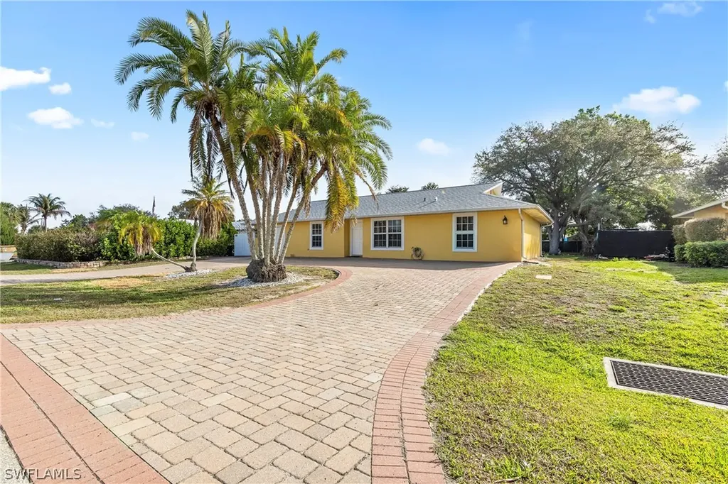 2040 46th Terrace SW Naples FL 34116
