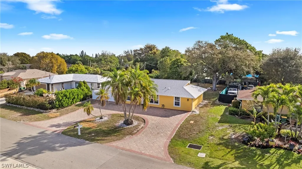 2040 46th Terrace SW Naples FL 34116