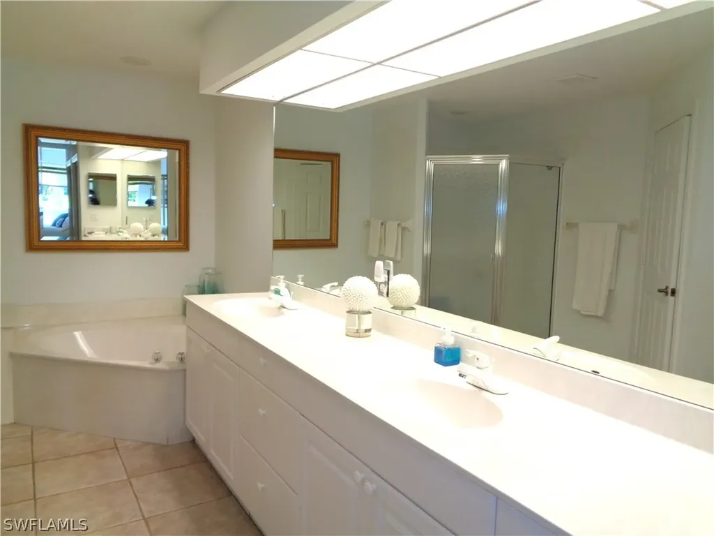515 Laguna Royale Boulevard Naples FL 34119