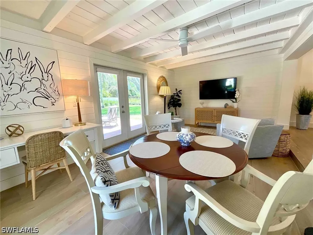 1530 Mandarin Road Naples FL 34102
