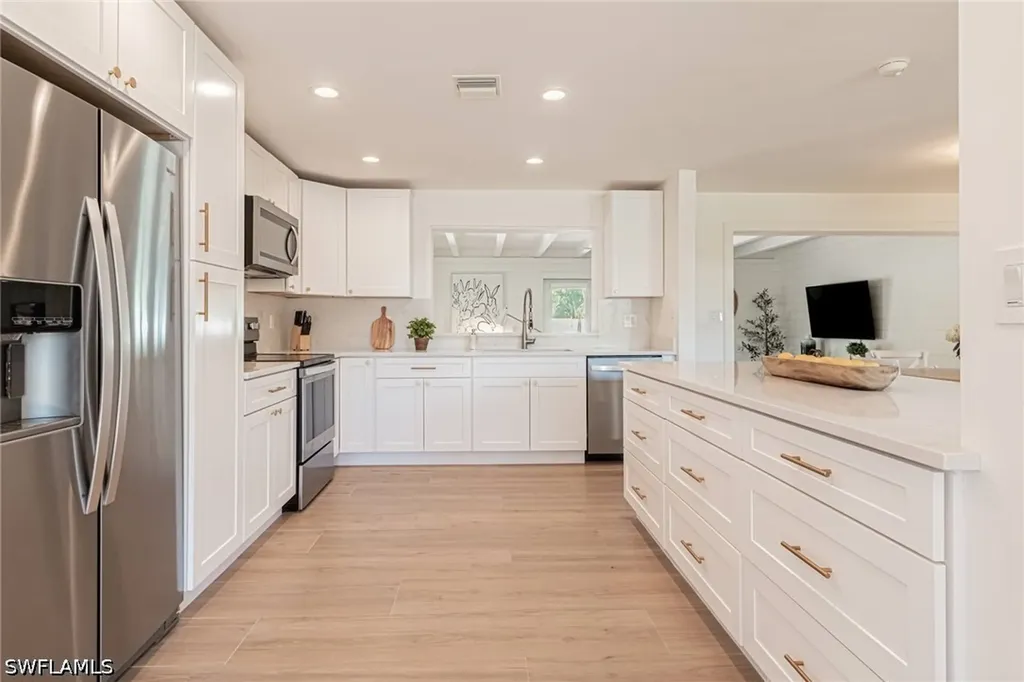 1530 Mandarin Road Naples FL 34102