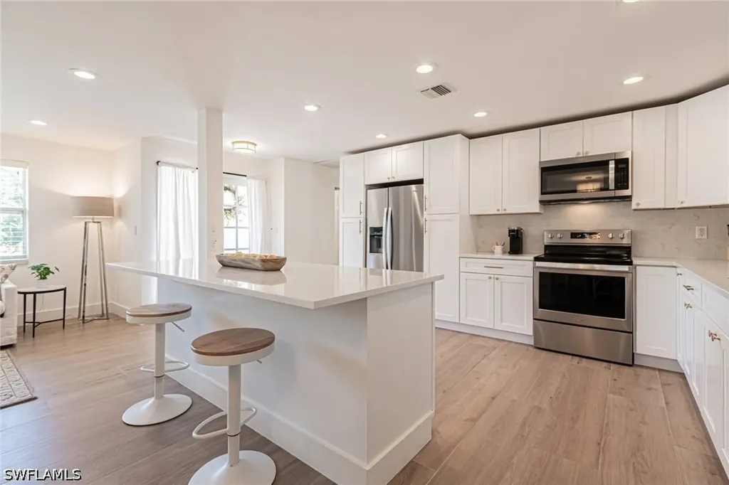 1530 Mandarin Road Naples FL 34102
