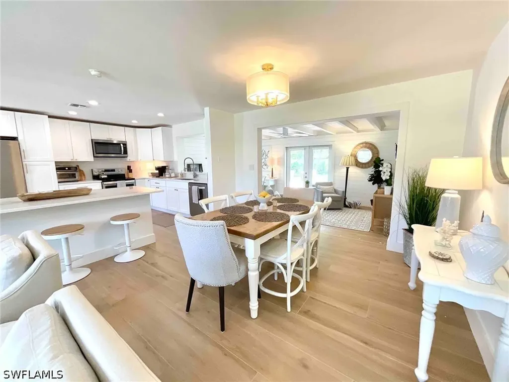 1530 Mandarin Road Naples FL 34102