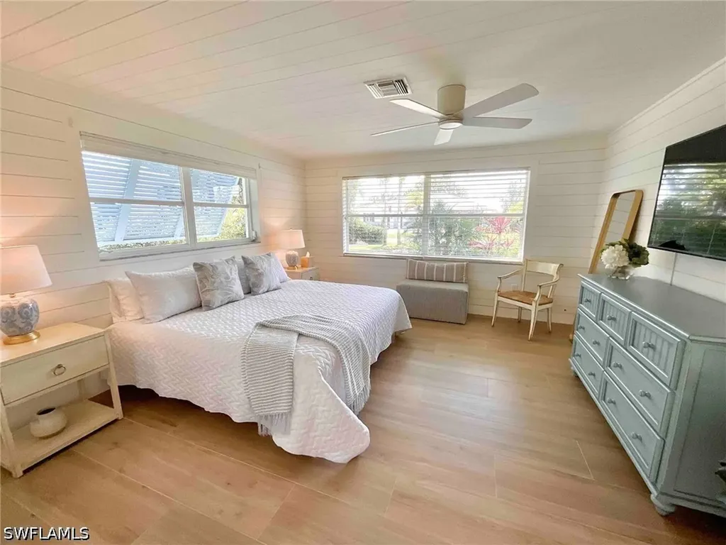1530 Mandarin Road Naples FL 34102