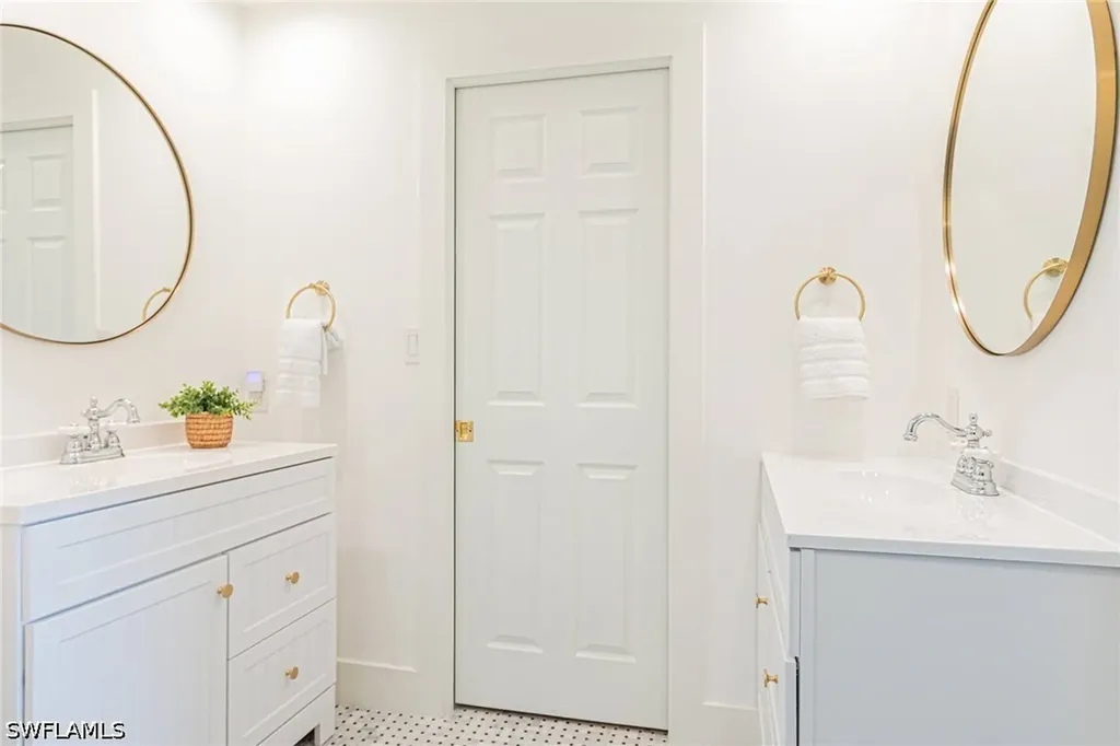 1530 Mandarin Road Naples FL 34102