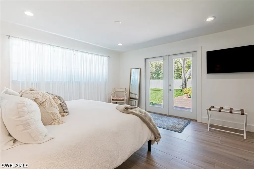 1530 Mandarin Road Naples FL 34102