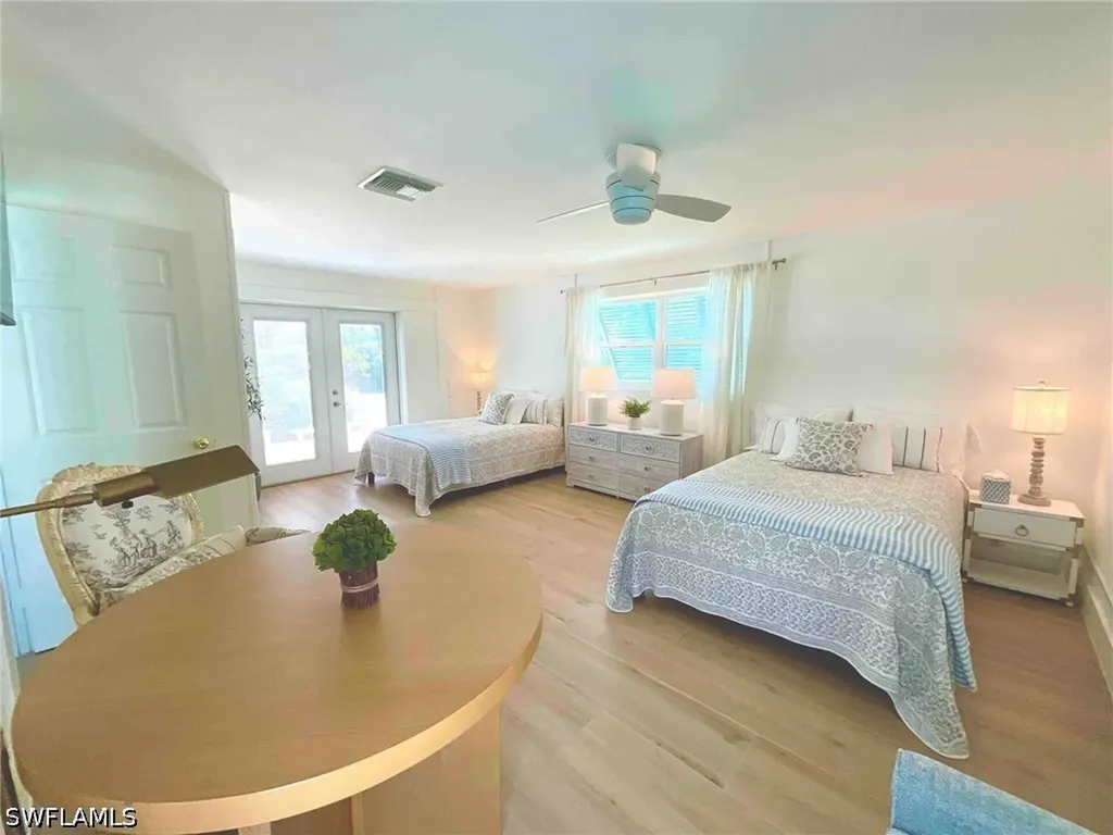 1530 Mandarin Road Naples FL 34102