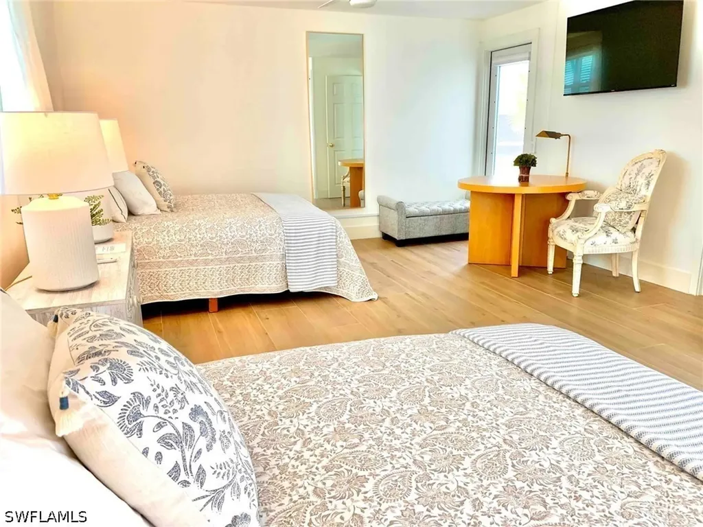 1530 Mandarin Road Naples FL 34102