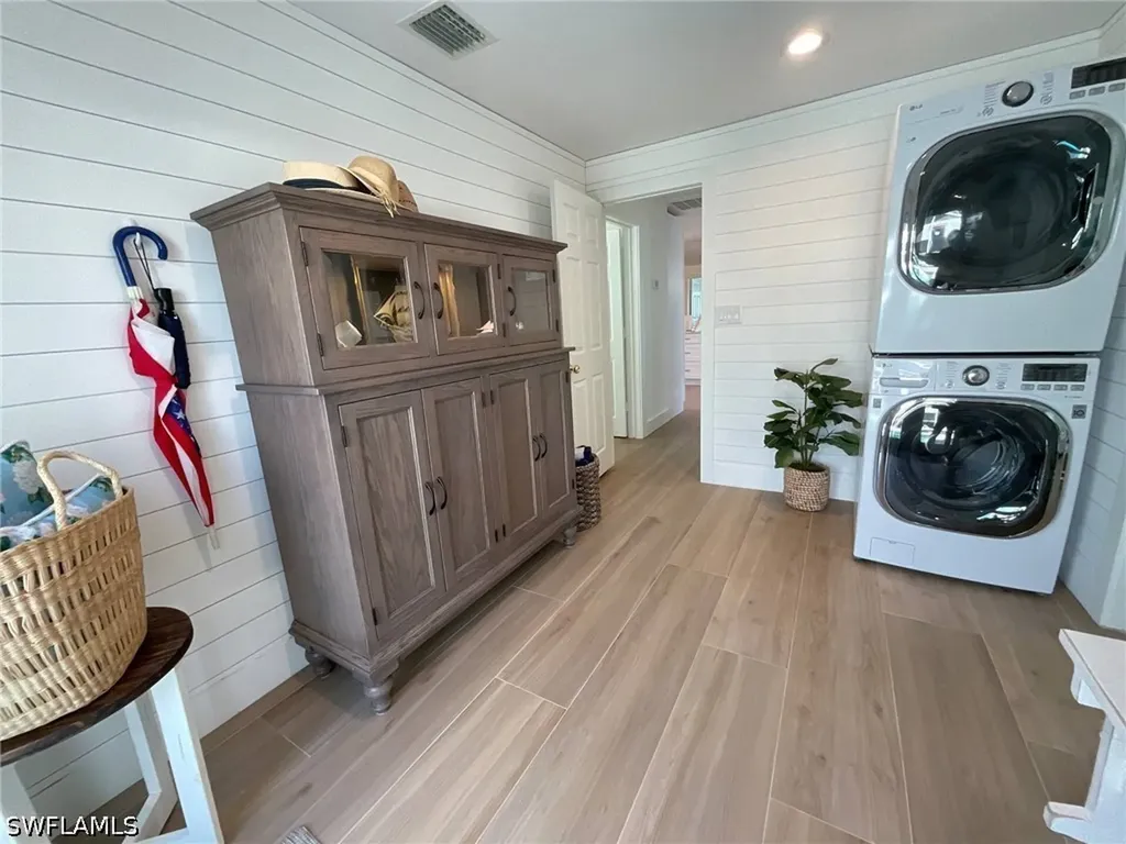 1530 Mandarin Road Naples FL 34102