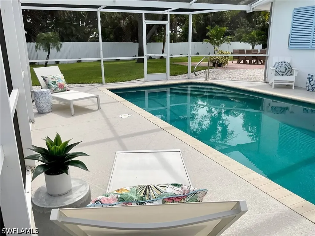 1530 Mandarin Road Naples FL 34102