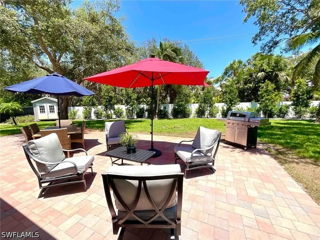 1530 Mandarin Road Naples FL 34102