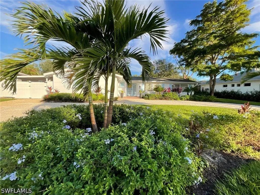 1530 Mandarin Road Naples FL 34102