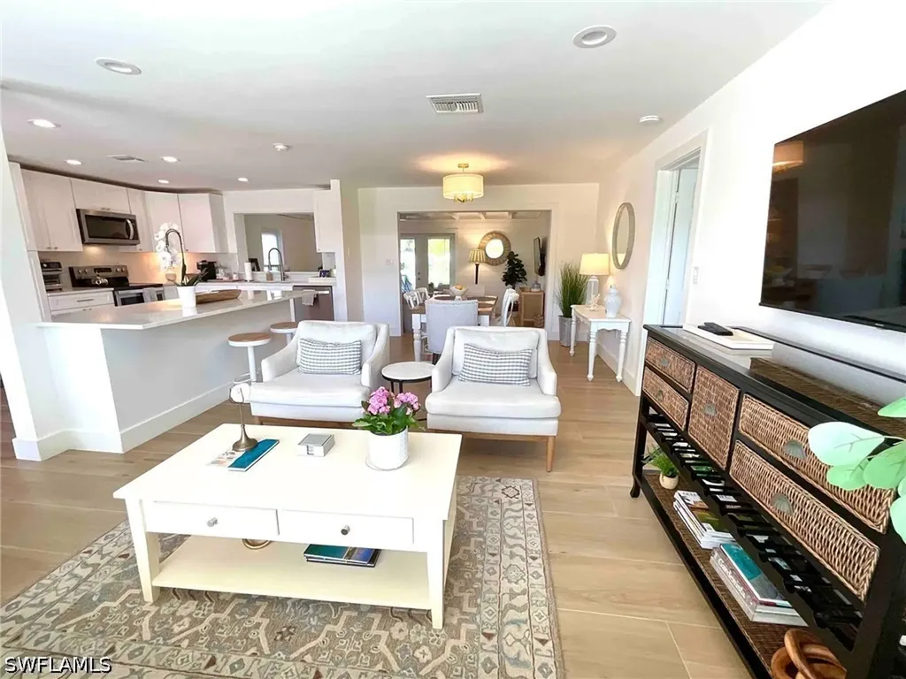 1530 Mandarin Road Naples FL 34102