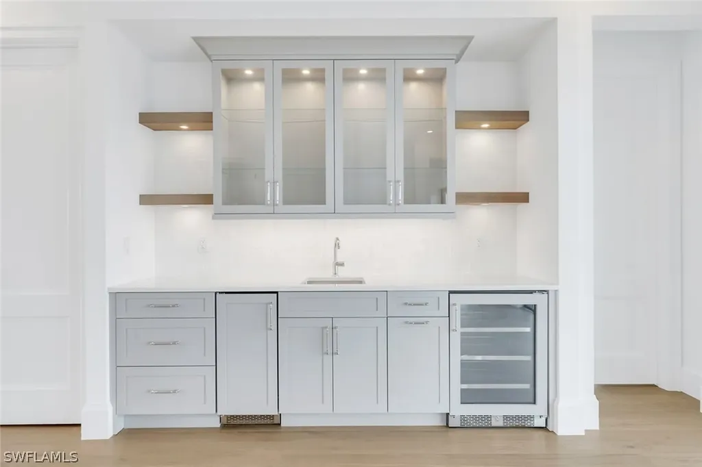 960 Iris Court Marco Island FL 34145