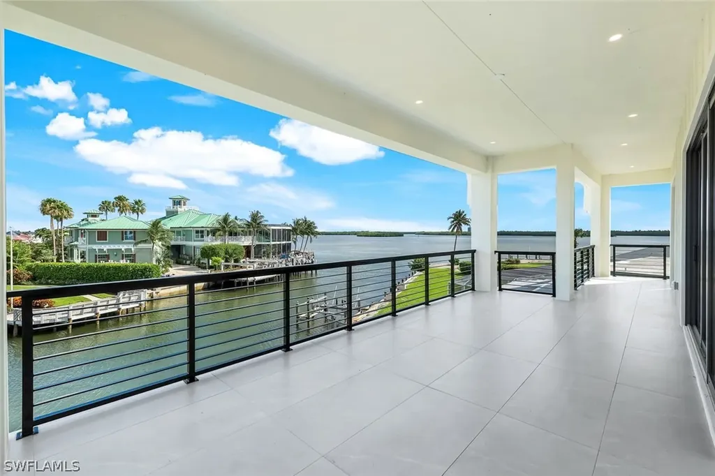 960 Iris Court Marco Island FL 34145