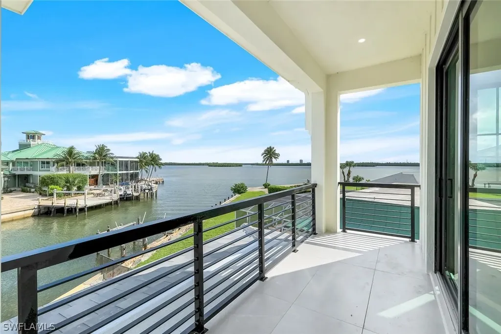 960 Iris Court Marco Island FL 34145