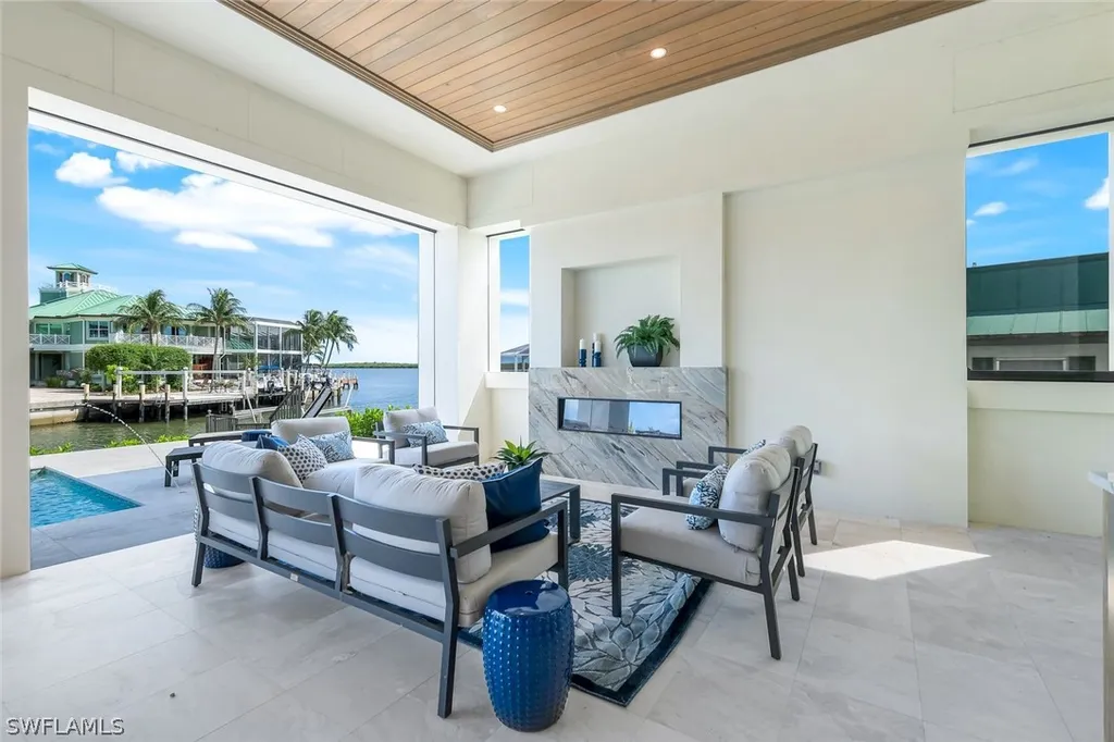960 Iris Court Marco Island FL 34145
