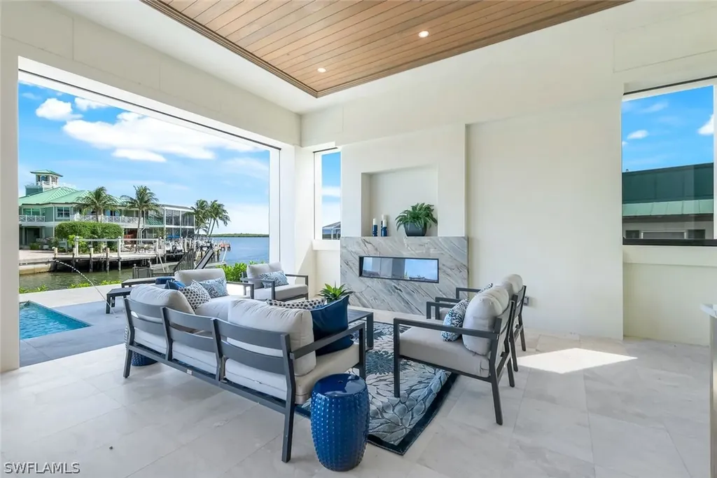 960 Iris Court Marco Island FL 34145