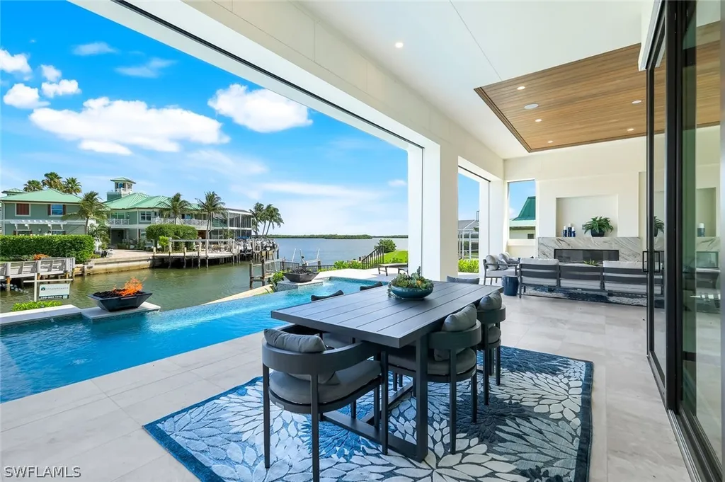 960 Iris Court Marco Island FL 34145