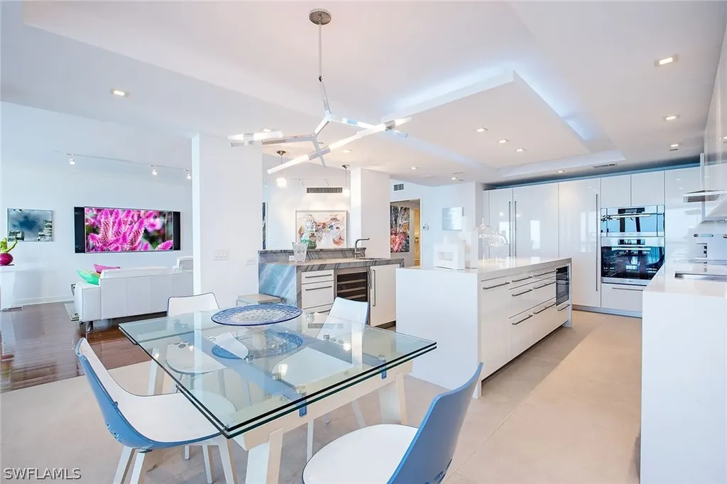 Naples FL, 8473 Bay Colony Drive, Unit 1602