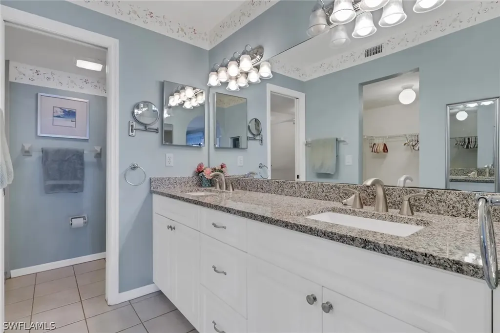 4310 Chantelle Drive Naples FL 34112