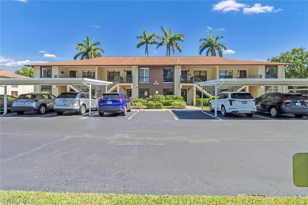 4310 Chantelle Drive Naples FL 34112