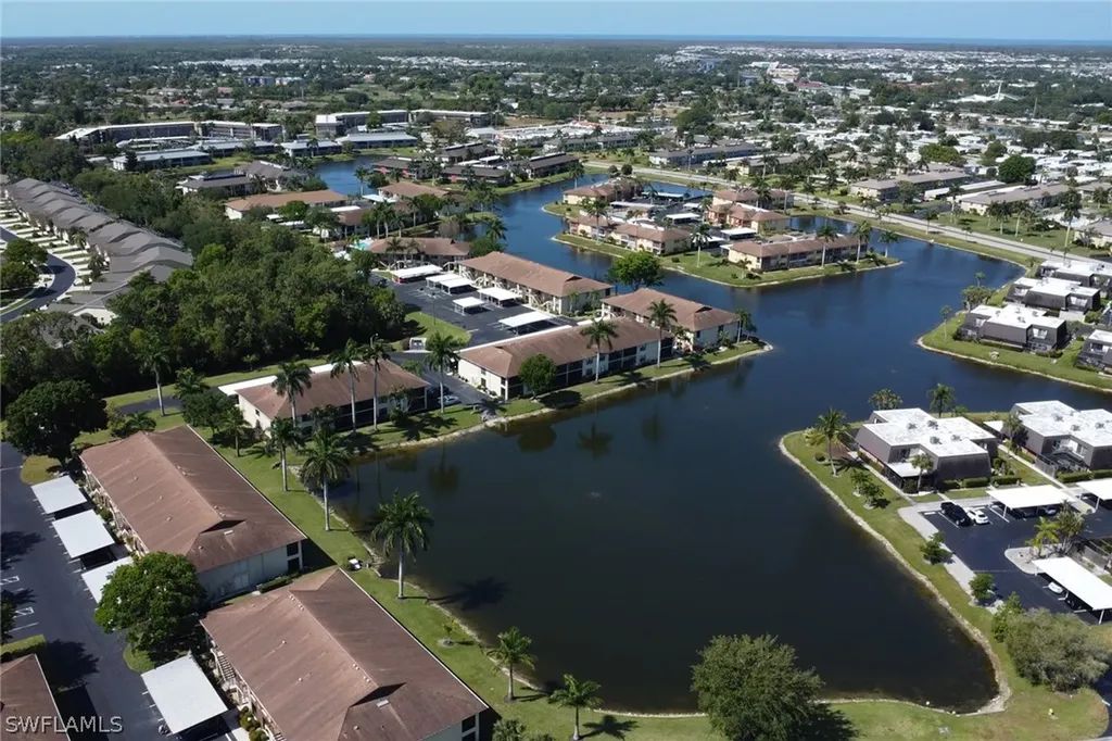 4310 Chantelle Drive Naples FL 34112