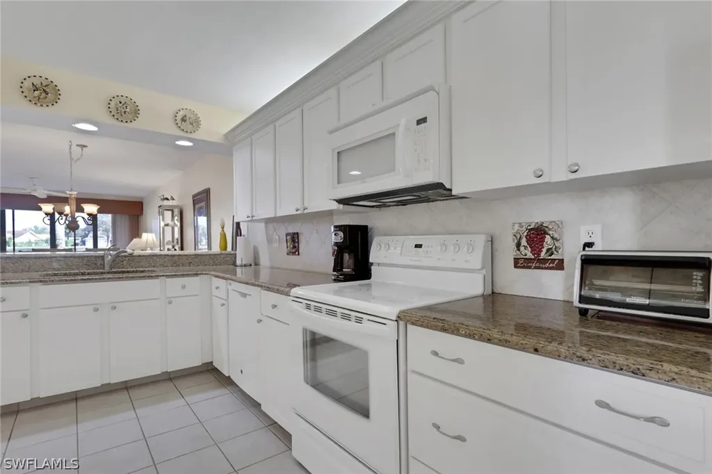 4310 Chantelle Drive Naples FL 34112
