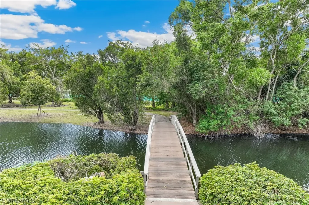 1529 Oyster Catcher Point Naples FL 34105