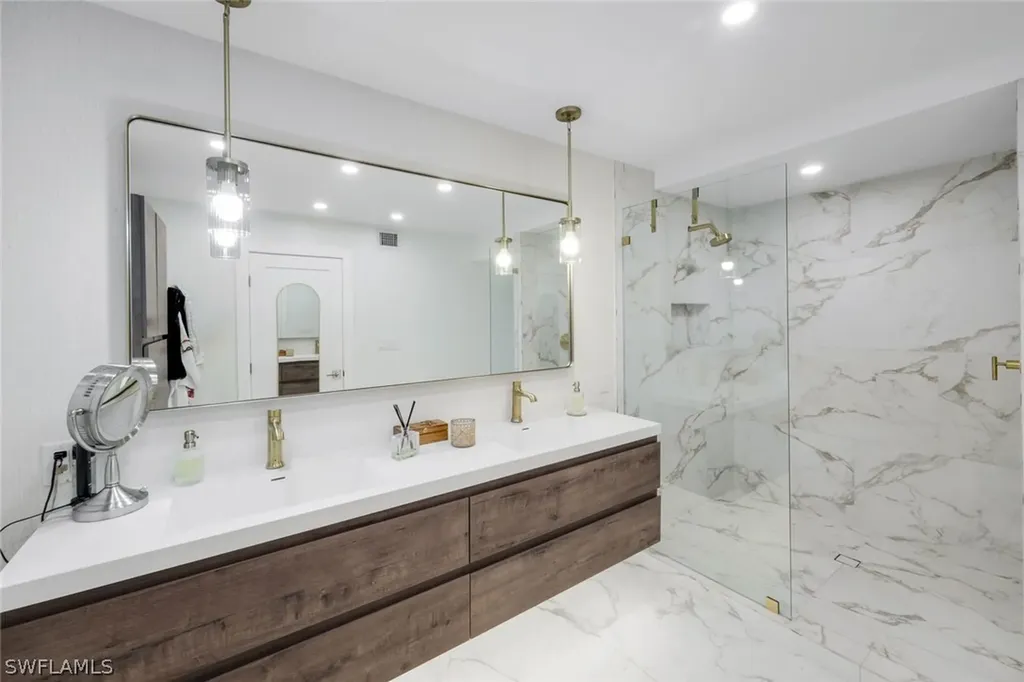 2128 Paget Circle Naples FL 34112
