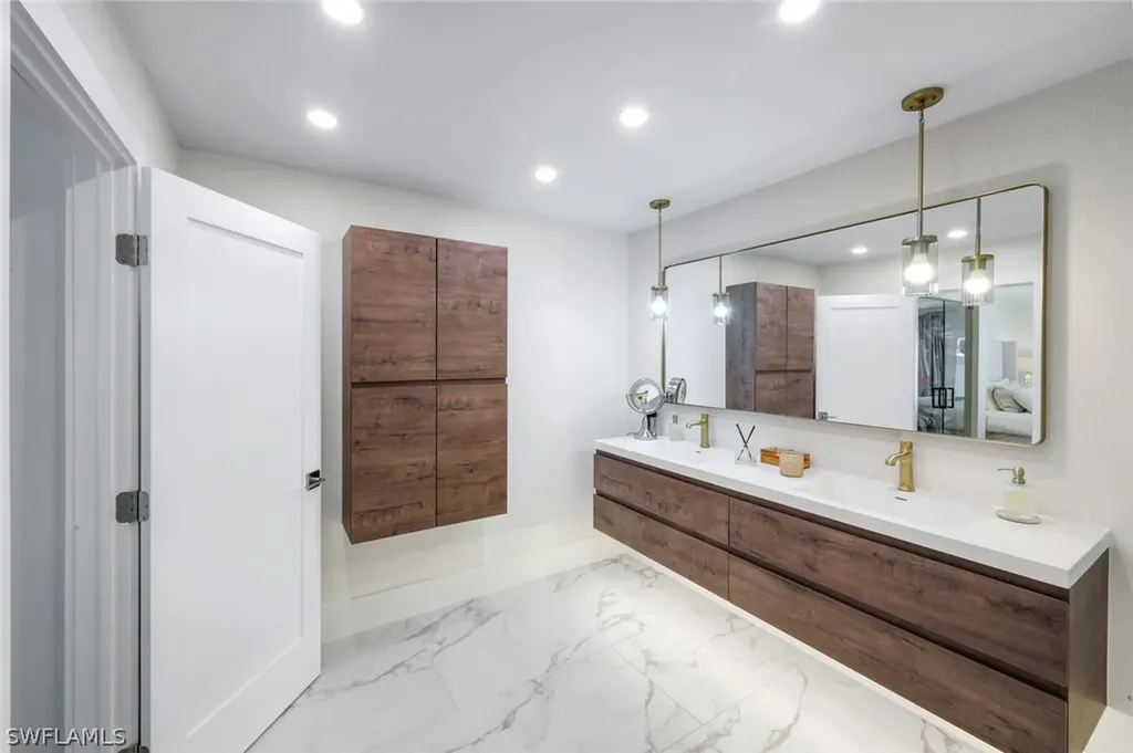 2128 Paget Circle Naples FL 34112
