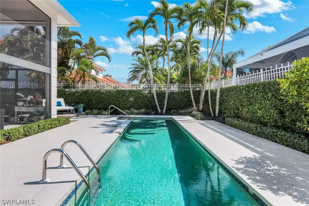2128 Paget Circle Naples FL 34112