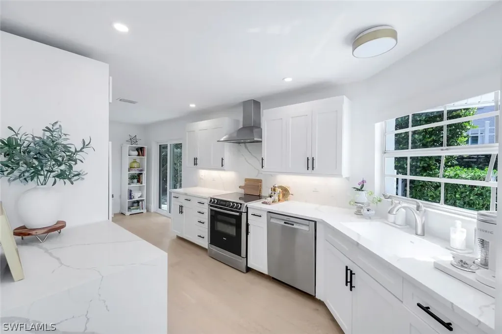 2128 Paget Circle Naples FL 34112