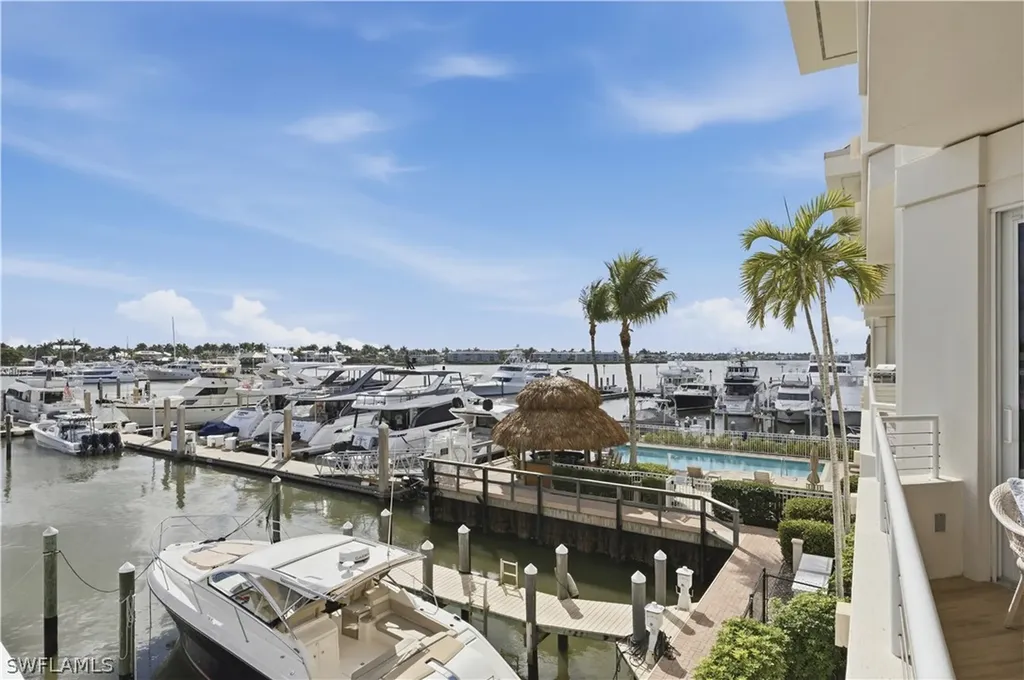 909 10th Street S Naples FL 34102