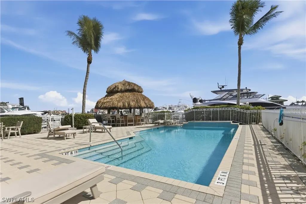 909 10th Street S Naples FL 34102