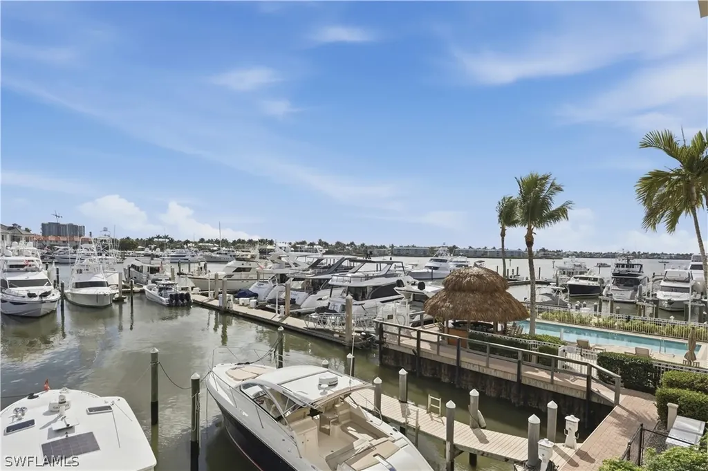 909 10th Street S Naples FL 34102