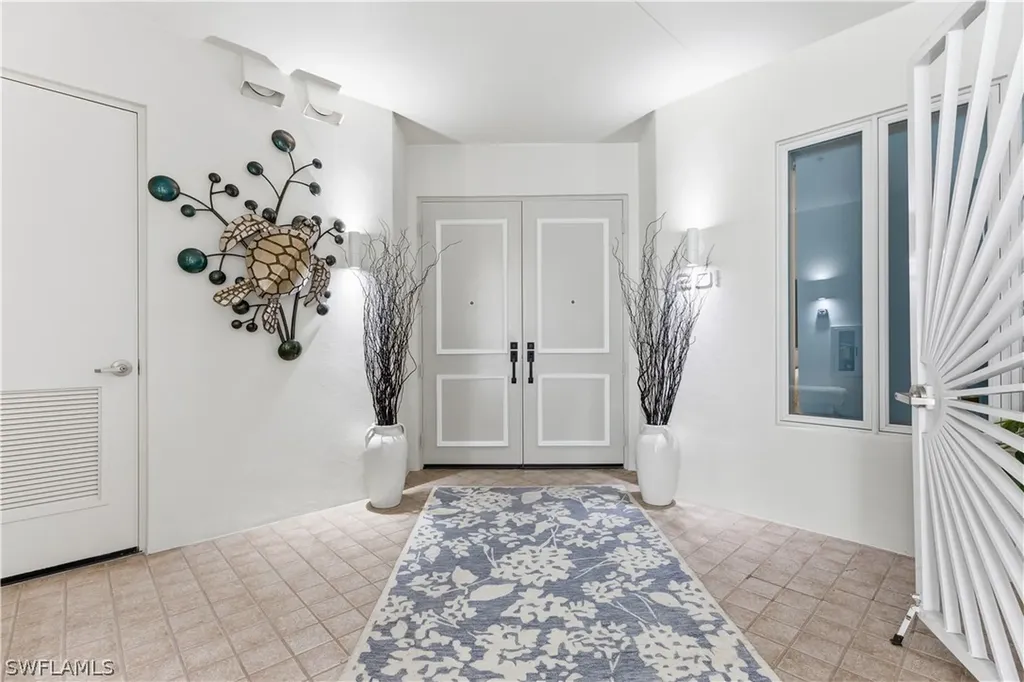 909 10th Street S Naples FL 34102